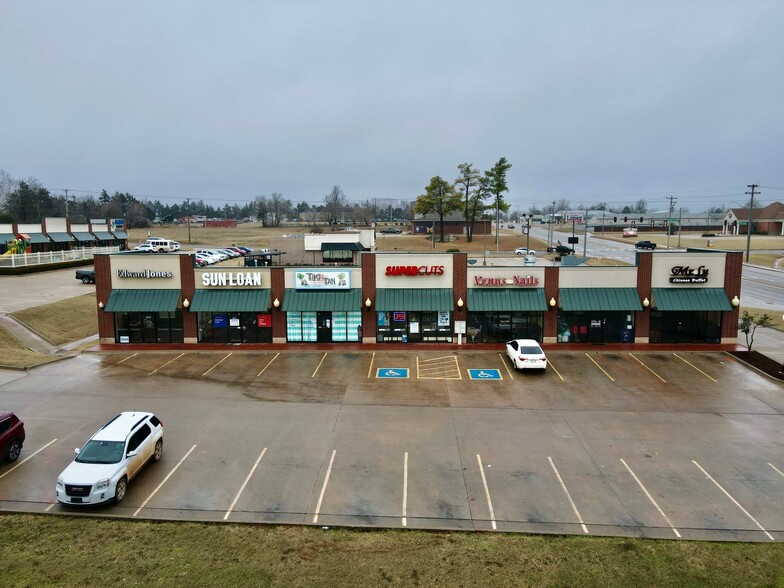 Primary Photo Of 2108 S Division St, Guthrie Storefront For Lease