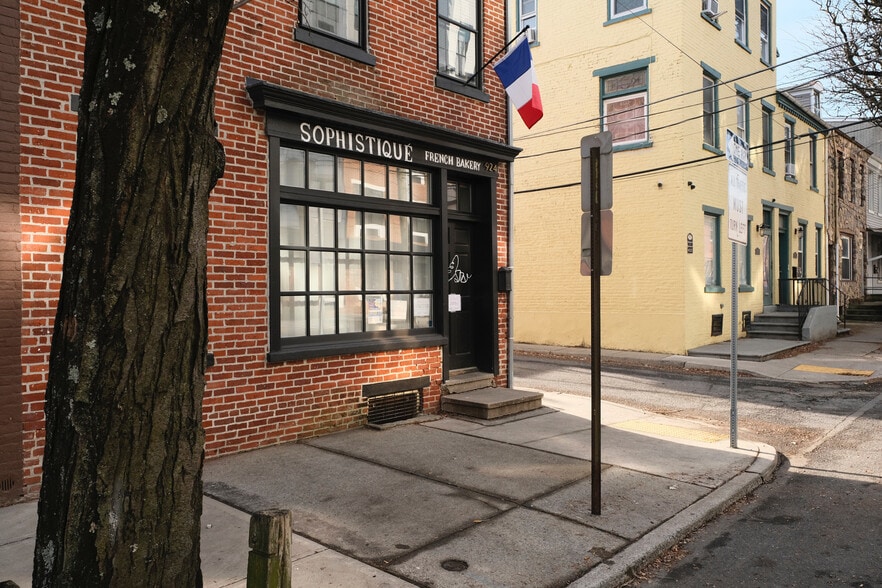 More Photos Of 924 W Walnut St, Allentown Storefront Retail Office For Sale