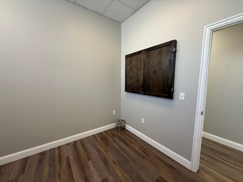 More Photos Of 1169 E 1010 N, Spanish Fork Showroom For Sale