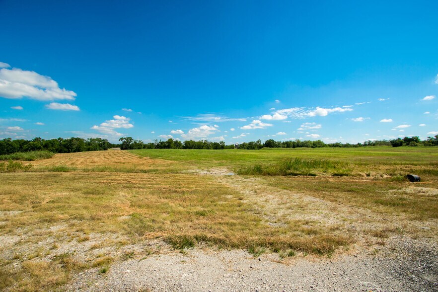 More Photos Of 2144 W Audie Murphy Pky, Farmersville Land For Lease