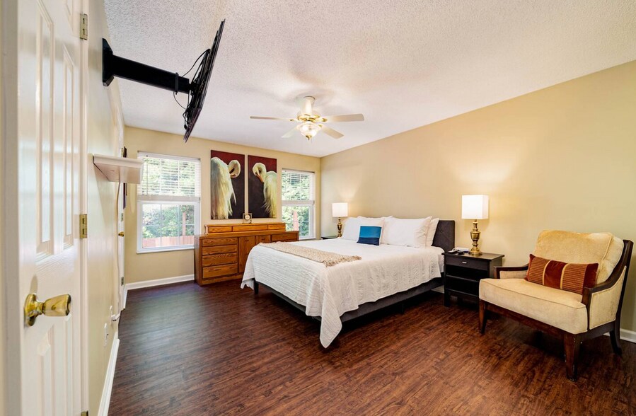 More Photos Of 84-86 Benson Rd, Travelers Rest Specialty For Sale