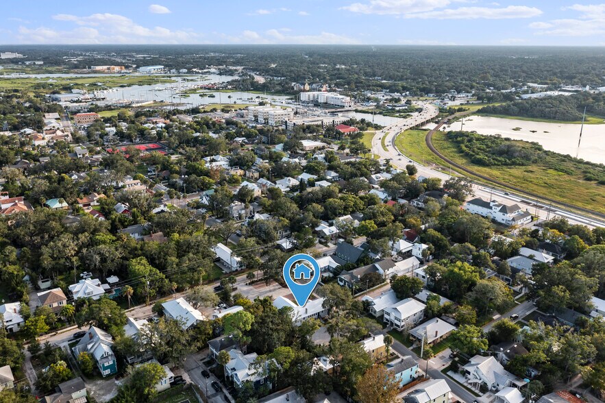 More Photos Of 19 Riberia St, Saint Augustine Office For Sale