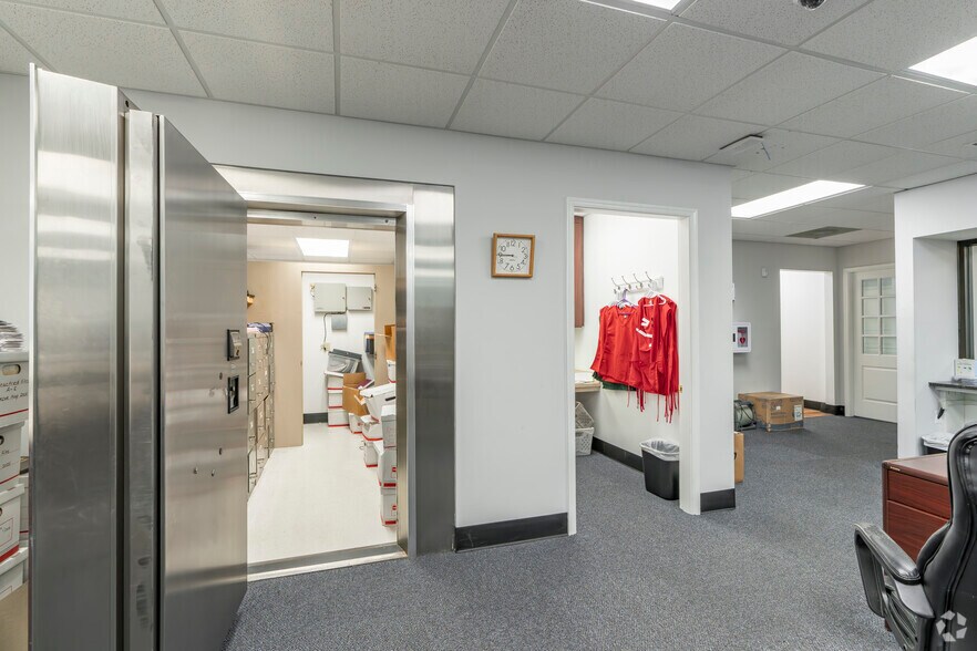 More Photos Of 125 E Virginia Ave, Bessemer City Bank For Sale