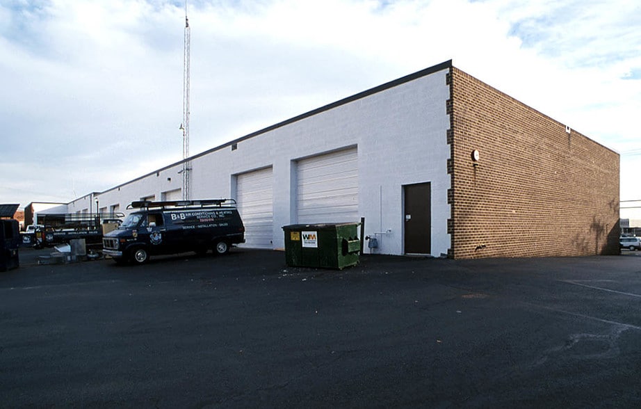 More Photos Of 8400 Hilltop Rd, Fairfax Light Distribution For Lease