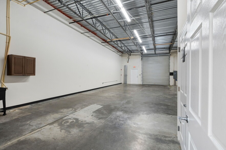 More Photos Of 3449 Technology Dr, North Venice Manufacturing For Lease