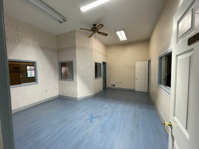 More Photos Of 2924 Marshall Hall Rd, Bryans Road Service For Sale