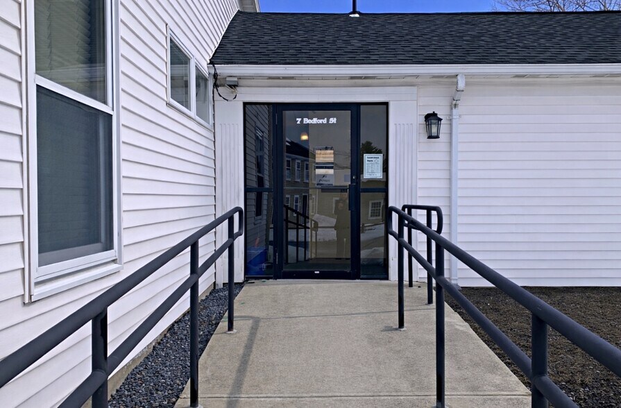 More Photos Of 7 Bedford St, Burlington Office For Lease