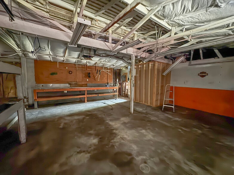More Photos Of 2424 Cormorant Way, Sacramento Warehouse For Sale