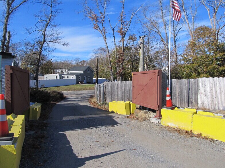 More Photos Of Railroad Avenue, Center Moriches Land For Lease