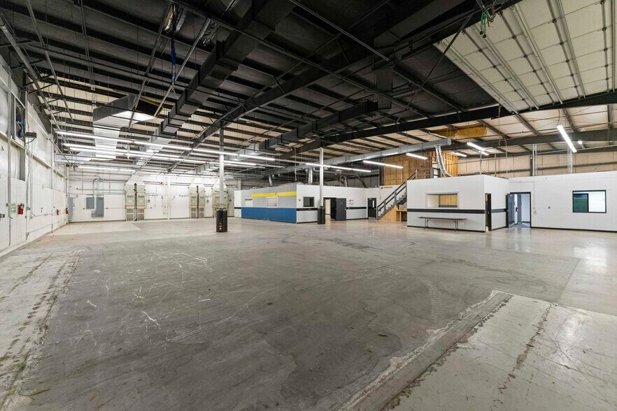 More Photos Of 152 S Iredell Industrial Park Rd, Mooresville Light Manufacturing For Lease