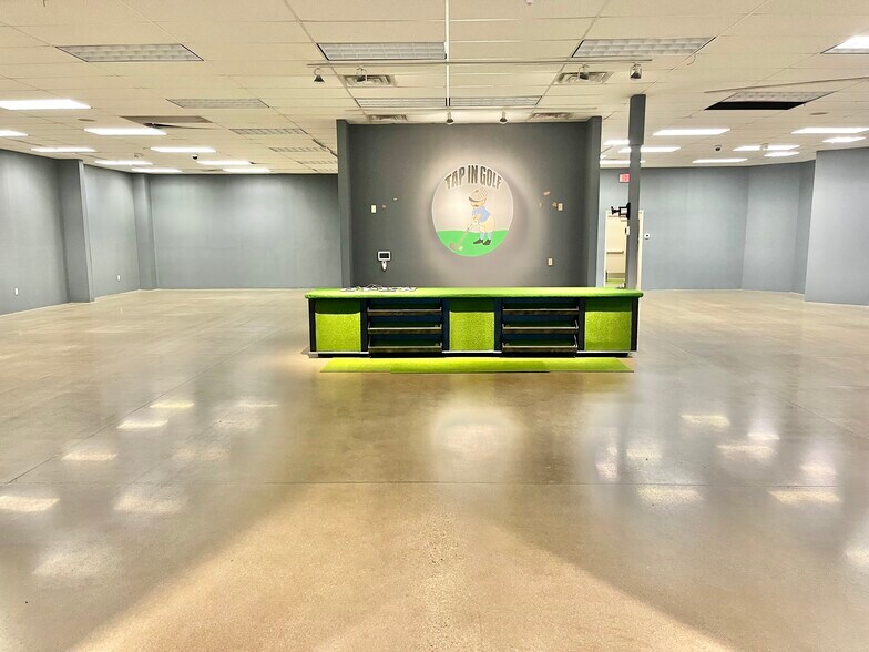 More Photos Of 2580 - 2596 Walton Blvd blvd, Warsaw Storefront Retail Office For Lease