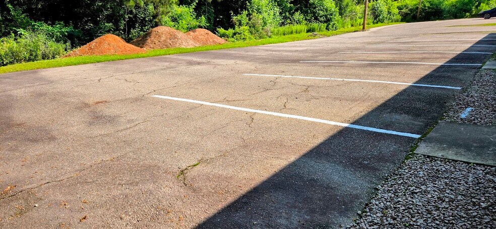 More Photos Of 354-360 Wilson Rd, Sanford Storefront For Lease