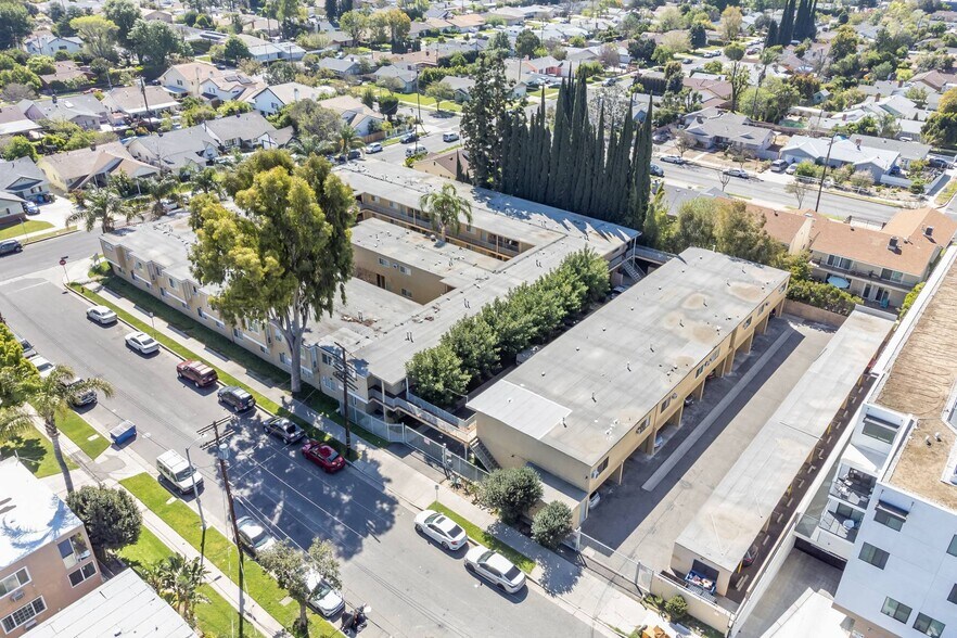 More Photos Of 8523 Etiwanda Ave, Northridge Apartments For Sale