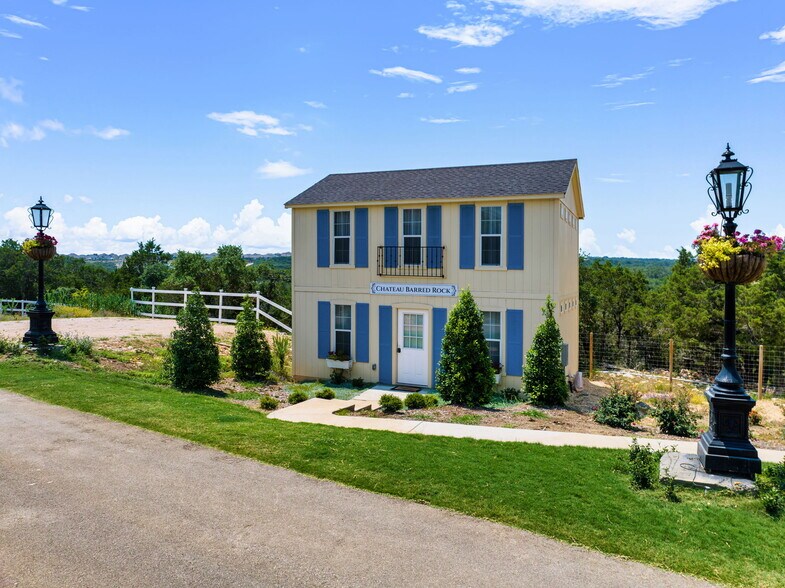 More Photos Of 1470 S Cranes Mill Rd, New Braunfels Lodge Meeting Hall For Sale