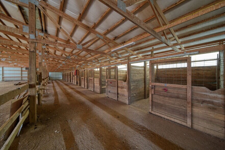 More Photos Of 15379 Howard Rd, Hanover Flex For Sale