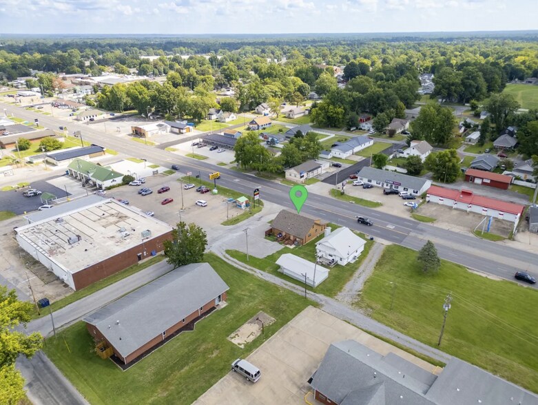 More Photos Of 1201 S Park Ave, Herrin Office For Sale