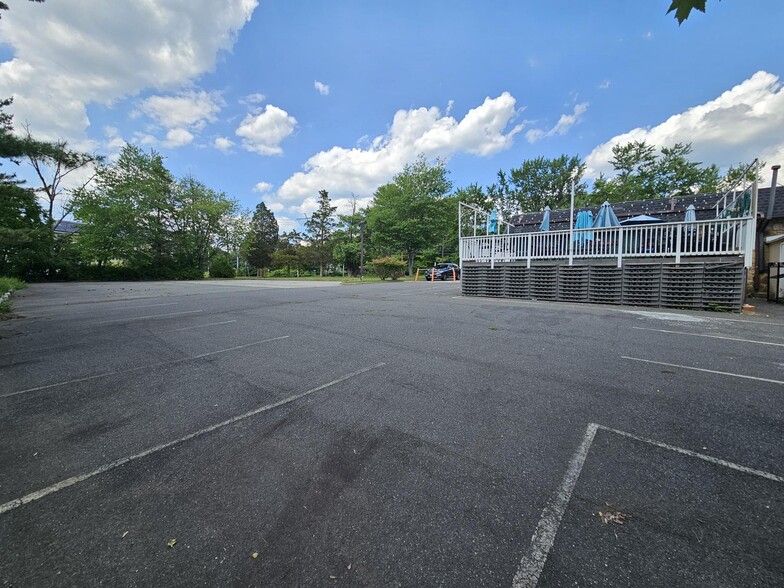 More Photos Of 959 Route 202-206 Hwy, Bridgewater Restaurant For Lease