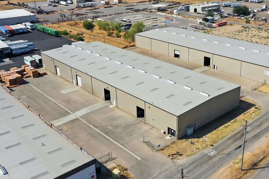 More Photos Of 2773 E Malaga Ave, Fresno Warehouse For Lease