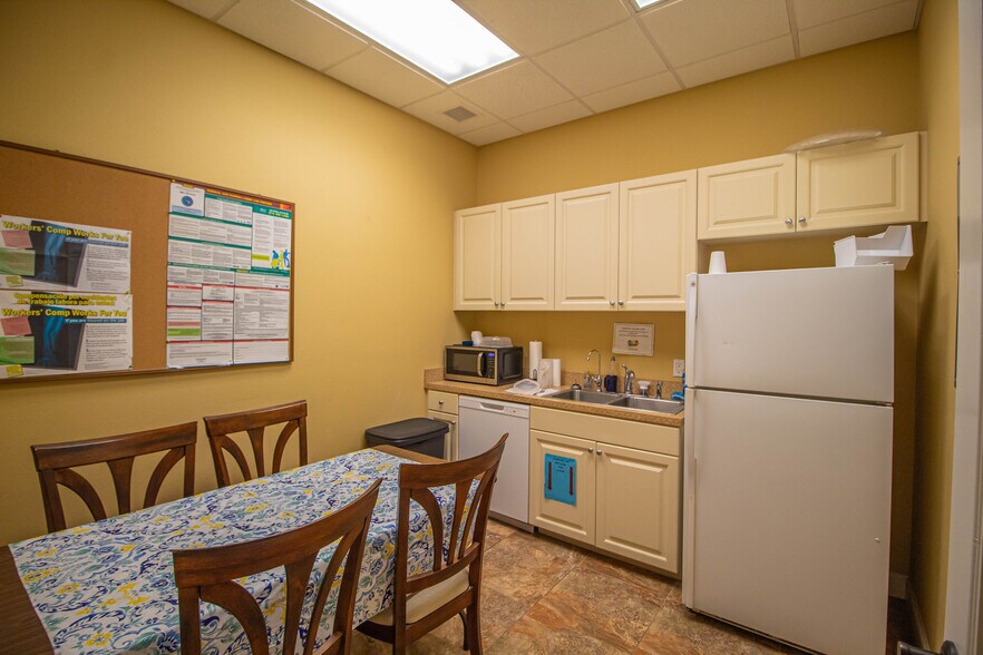 More Photos Of 252 W Marion Ave, Punta Gorda Loft Creative Space For Lease