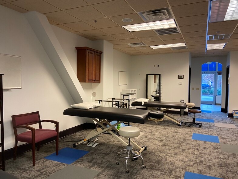 More Photos Of 10940 Raven Ridge Rd, Raleigh General Retail For Sale