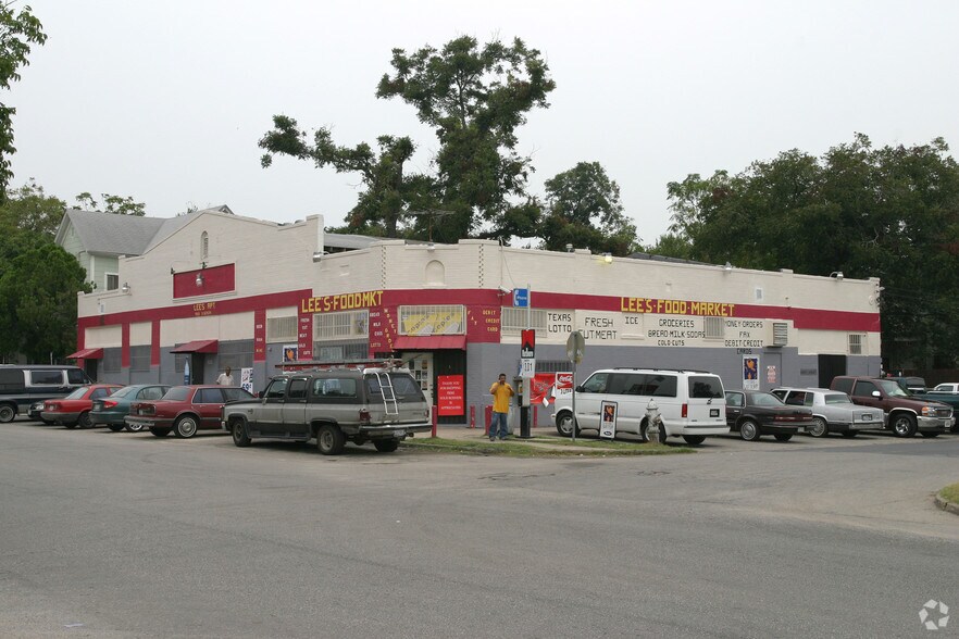 More Photos Of 1503-1507 S Gevers St, San Antonio Storefront Retail Residential For Sale