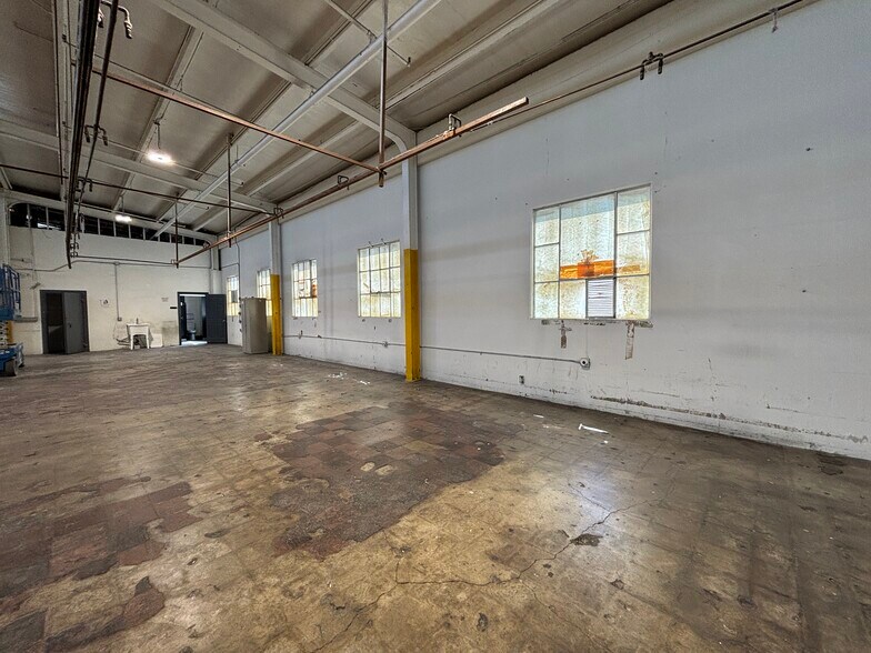 More Photos Of 3850 Santa Fe Ave, Vernon Manufacturing For Lease