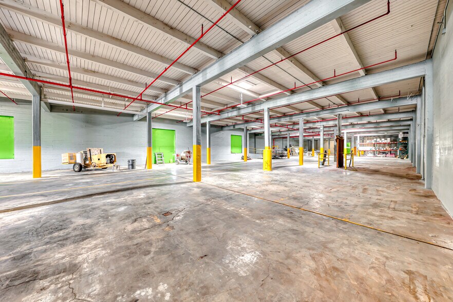 More Photos Of 190 S Fourth St, Henderson Manufacturing For Lease