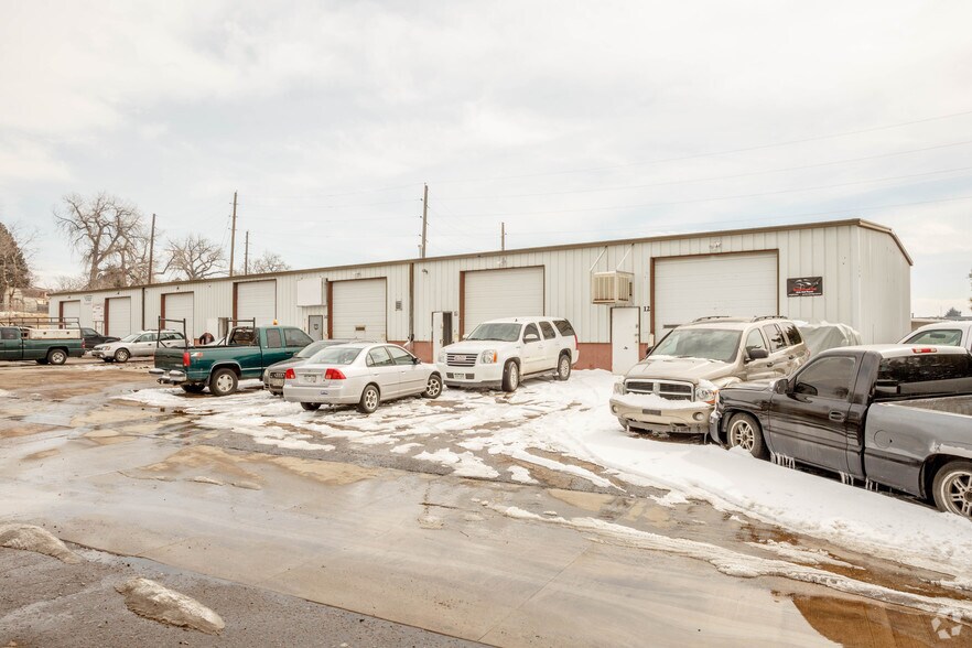 Primary Photo Of 1790 Jasper St, Aurora Light Manufacturing For Lease