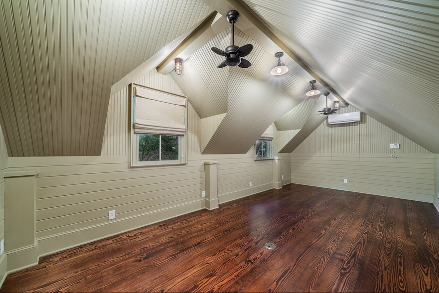 More Photos Of 2315 Routh St, Dallas Office Residential For Sale