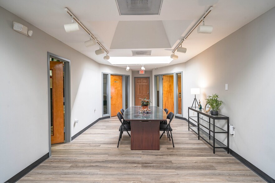 More Photos Of 8023 Malcolm Rd, Clinton Medical For Lease