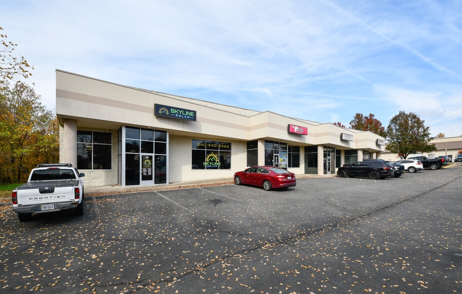 More Photos Of 10 Commerce Pky, Fredericksburg Warehouse For Lease