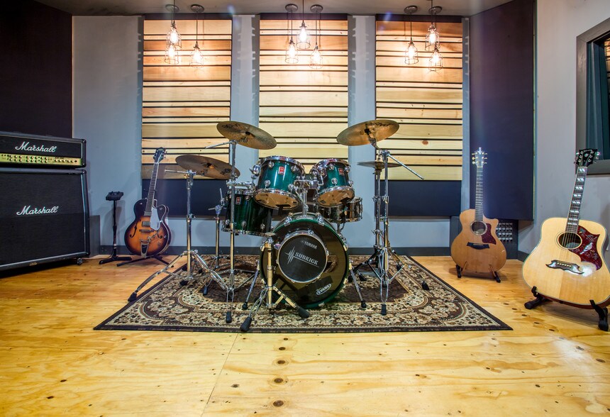 Primary Photo Of 3391 Robertson Pl, Los Angeles Loft Creative Space For Lease