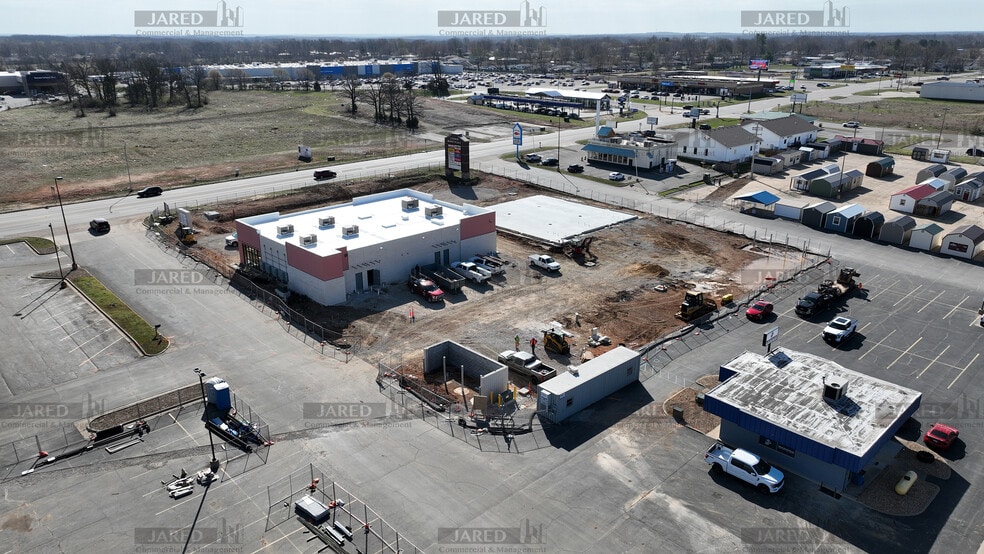 More Photos Of 1565-1585 S Jefferson Ave, Lebanon General Retail For Lease