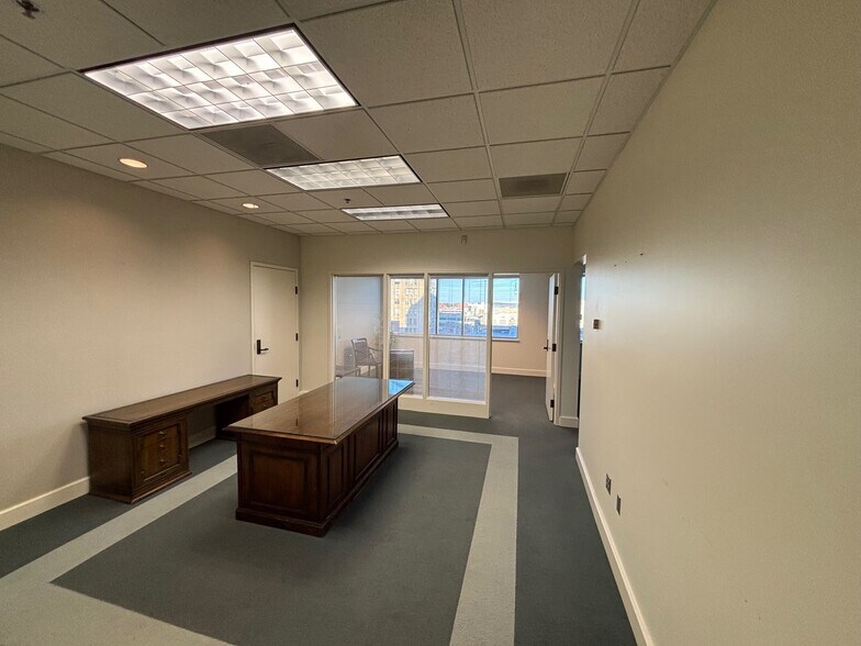More Photos Of 21 SE 3rd St, Evansville Office For Lease