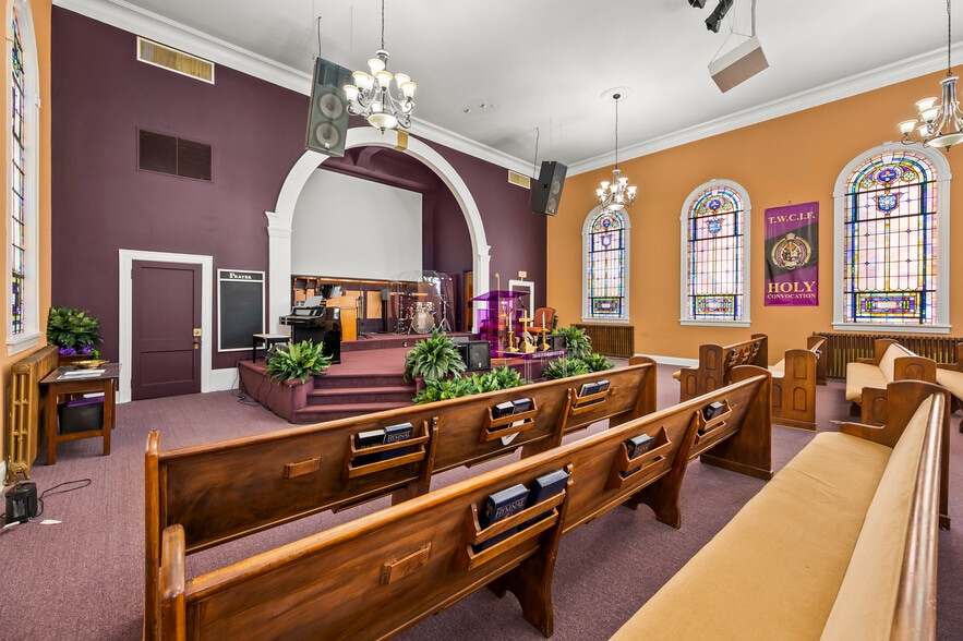 More Photos Of 1619 W Ward Ave, High Point Specialty For Lease