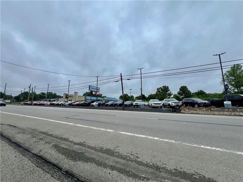 More Photos Of 2757 W State St, New Castle Auto Dealership For Sale