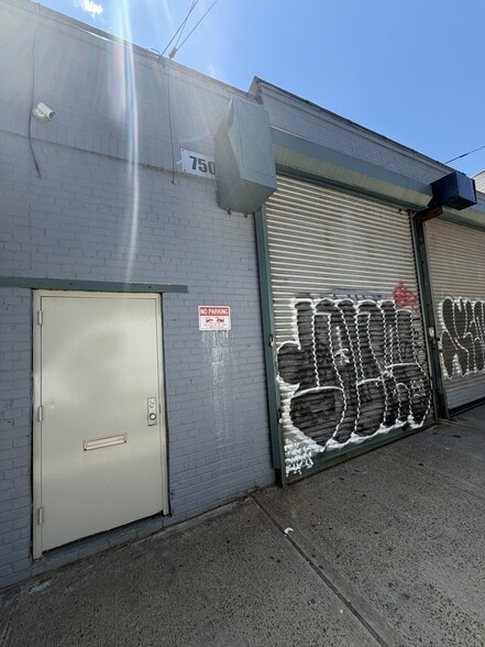 Primary Photo Of 746-752 E 133rd St, Bronx Warehouse For Lease