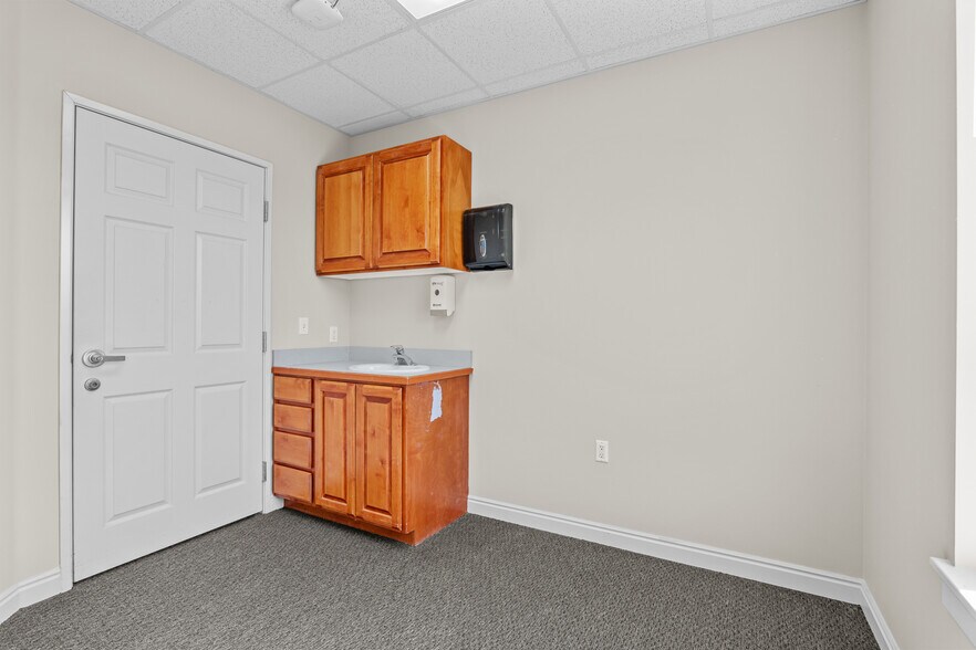 More Photos Of 411-423 N Orem Blvd, Orem Medical For Lease