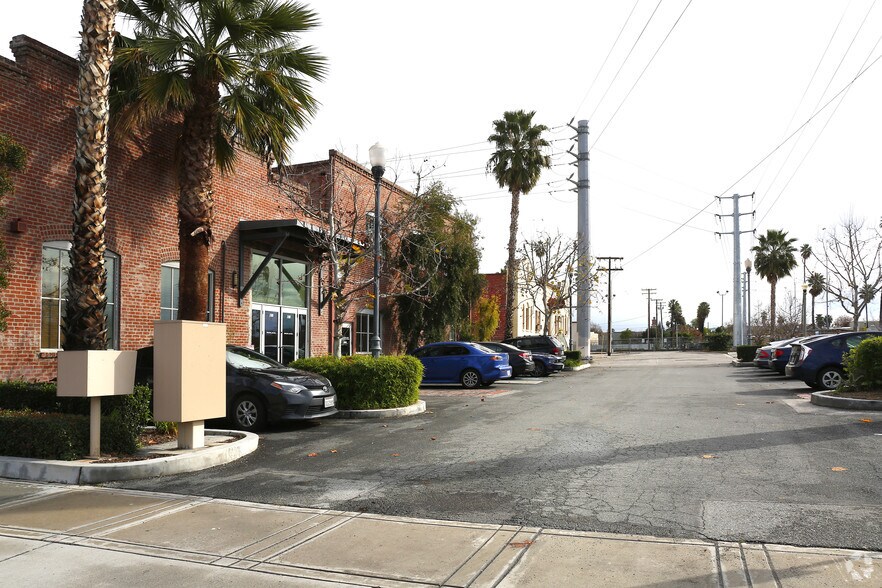More Photos Of 3850 Vine St, Riverside Office For Lease