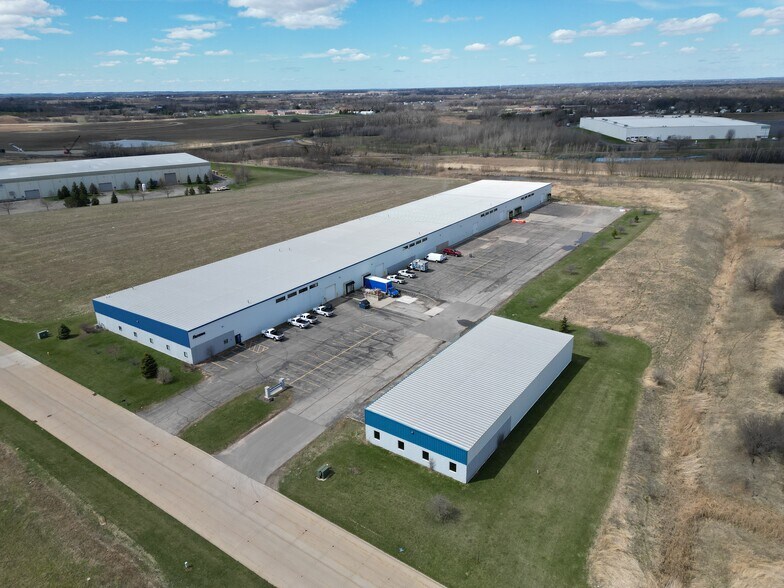 More Photos Of 2830 Atlas Ave, Oshkosh Warehouse For Lease