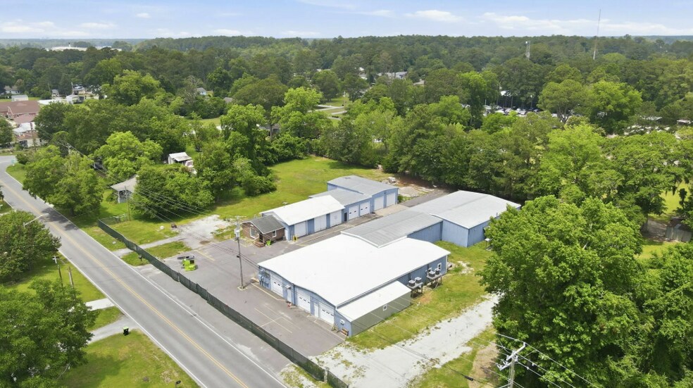 More Photos Of 3102 Oaks Rd, New Bern Warehouse For Lease