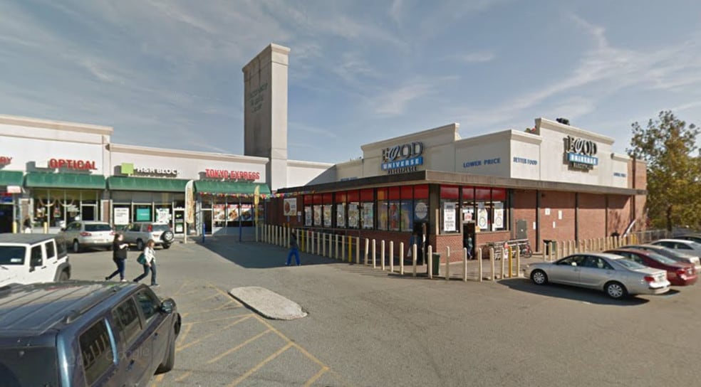 More Photos Of 7009-7063 Parsons Blvd, Fresh Meadows General Retail For Lease