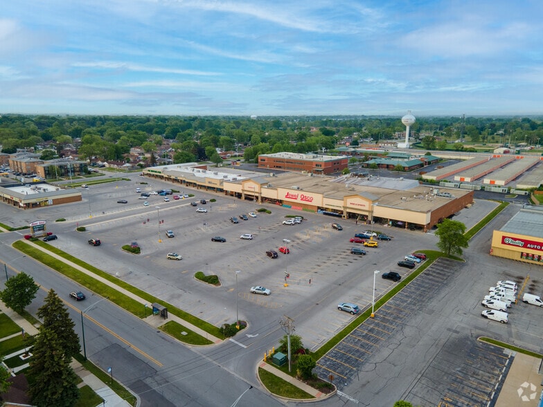 More Photos Of 3243 W 115th St, Merrionette Park Unknown For Lease