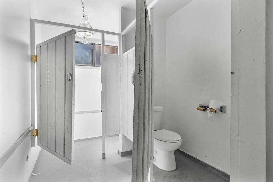 More Photos Of 10422 Cadillac Hwy, Thompsonville Hotel For Sale