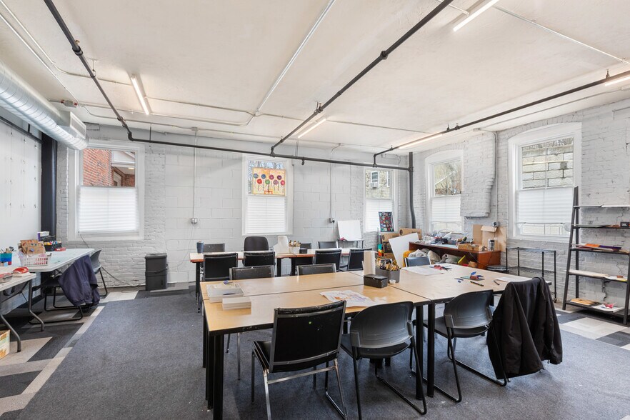 More Photos Of 77 Elm St, Amesbury Loft Creative Space For Lease