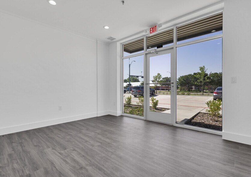 More Photos Of 312-332 Eldorado Pky, McKinney Warehouse For Sale