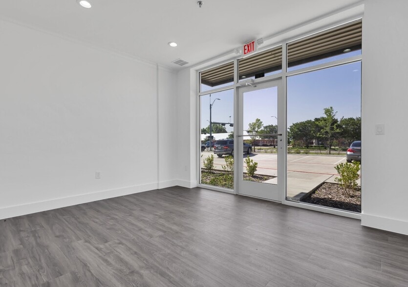 More Photos Of 312-332 Eldorado Pky, McKinney Warehouse For Sale