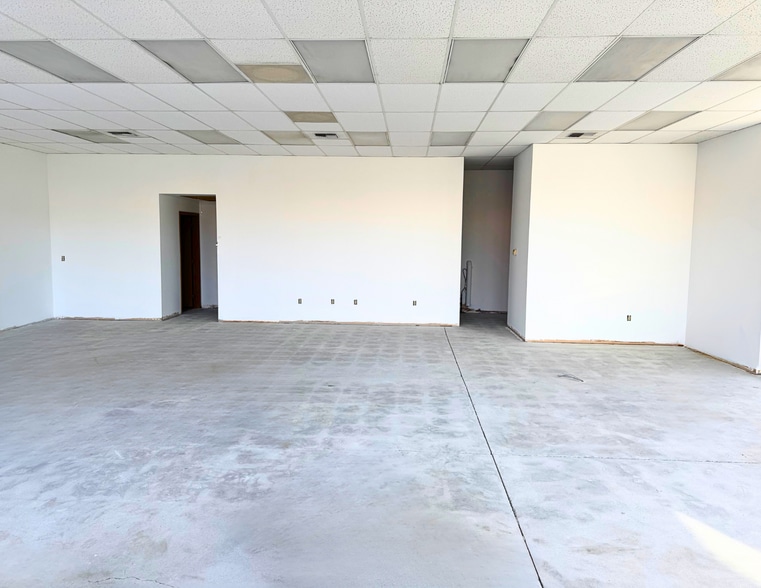 More Photos Of 12204 N Division St, Spokane General Retail For Lease