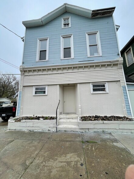 More Photos Of 901 W 4th St, Erie Hotel For Sale