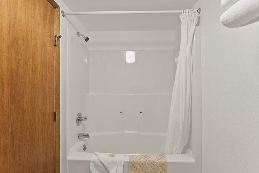 More Photos Of 8612 Washington 31 Hwy, Metaline Hotel For Sale